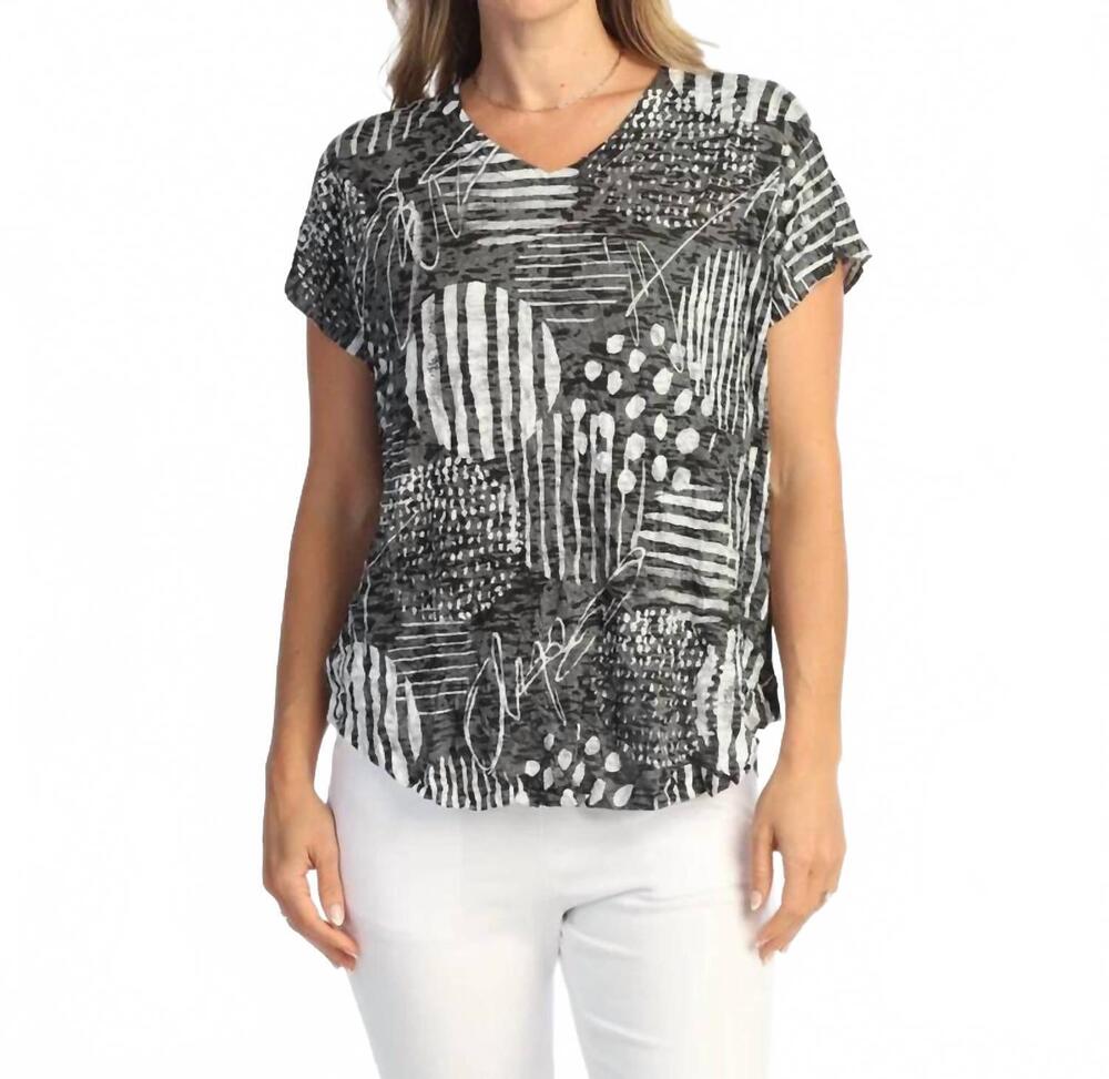 NEW JESS & JANE crushed v-neck dolman sleeve top in zippy